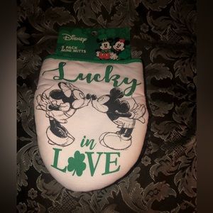Mickey and Minnie Mouse St Patrick’s Day Oven Mitts